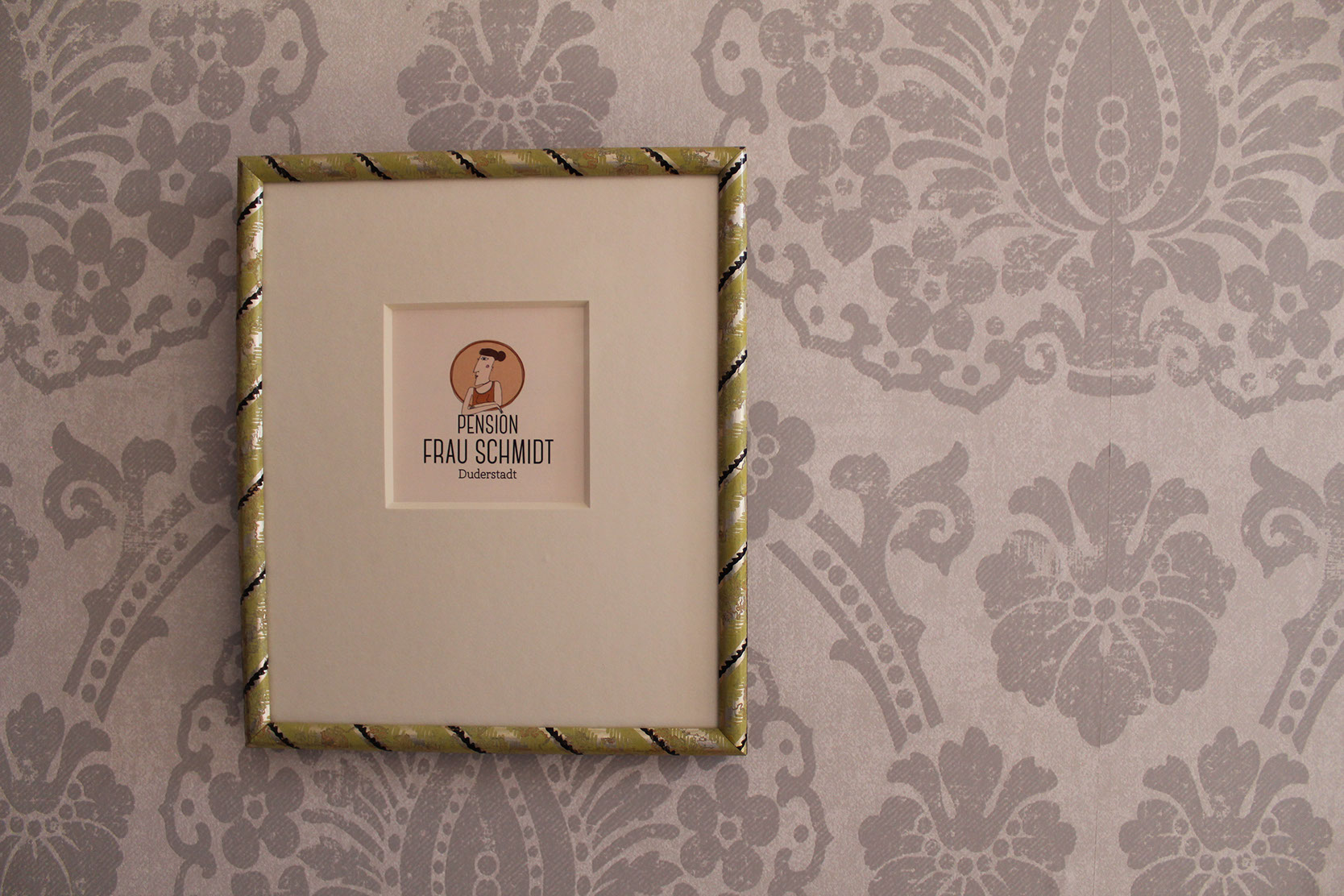 Bilderrahmen, Bilderrahmungen, Bildereinrahmungen, Rahmungen, Objektrahmungen, Modellrahmen, konservatorische Rahmungen, Passepartout, Zuschnitt